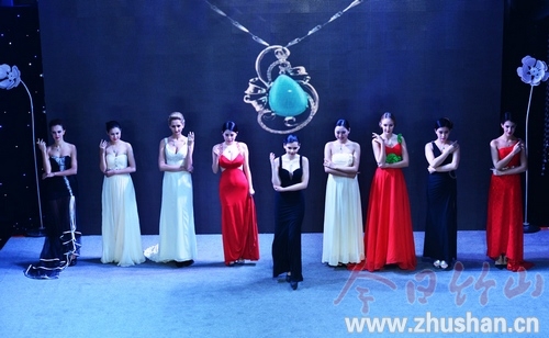 中外模特秀松石