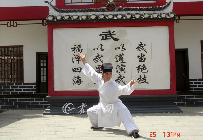 武当武术首上央视春晚 武当传人携少林武僧演绎《双雄会》