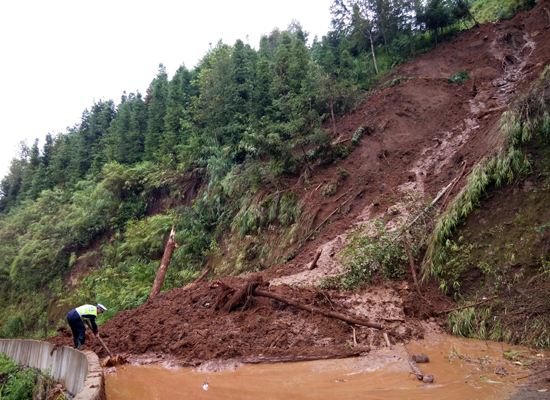 吴烨到得胜镇指导抗灾救灾