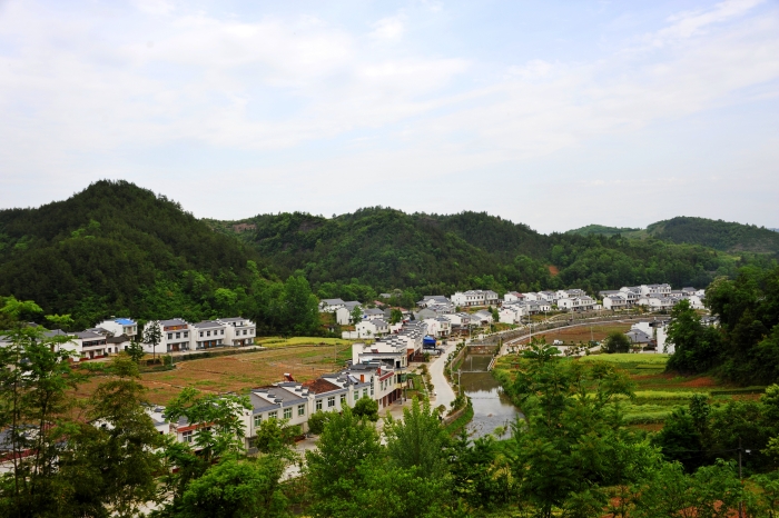 擂鼓镇：实施“精神+”工程  提振精神脱贫