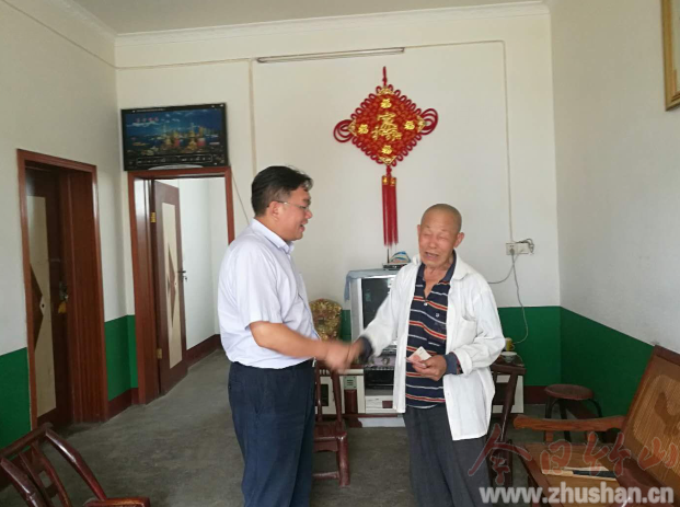 得胜镇：走访慰问老党员