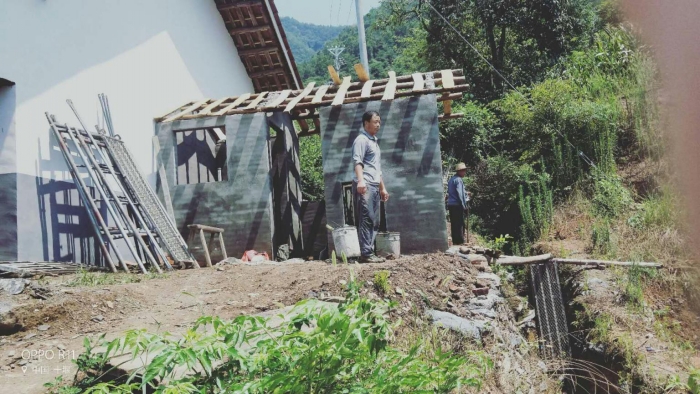 秦古镇：“厕所革命”有序推进