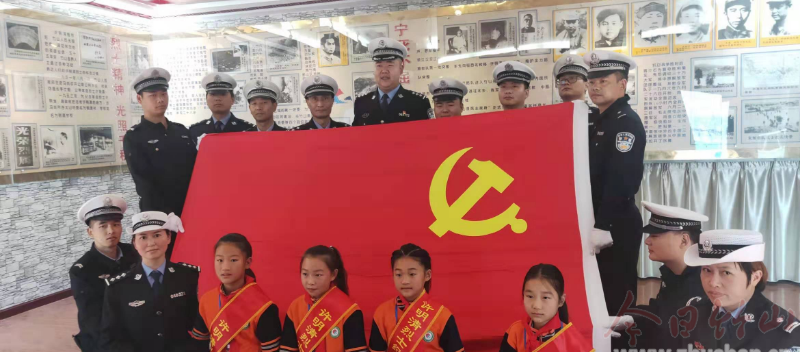 竹山交警一中队：缅怀先烈 努力工作