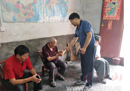 大庙乡：深入开展走访慰问困难党员、老党员活动