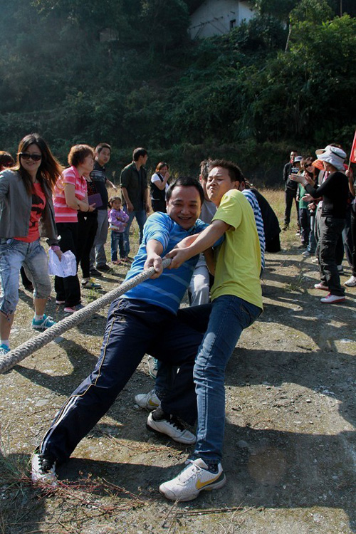 竹山徒步群举行二周年群庆