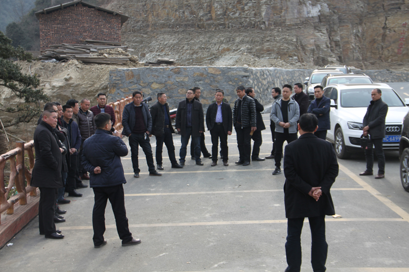 文峰乡召开外出创业成功人士座谈会