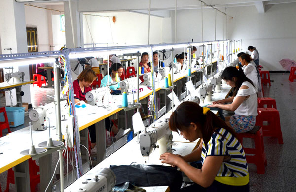 麻家渡镇：扶贫车间让留守贫困户就近增收