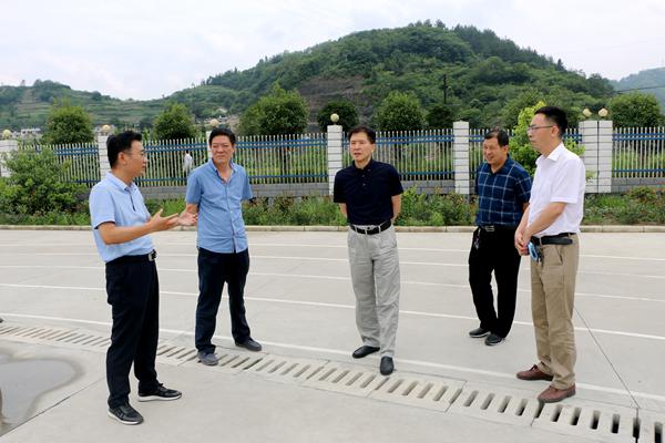 爱心人捐资百万援建足球场乡村娃梦想终成真