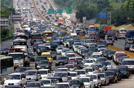 长假返程高峰 公安部提示严防五类交通安全风险