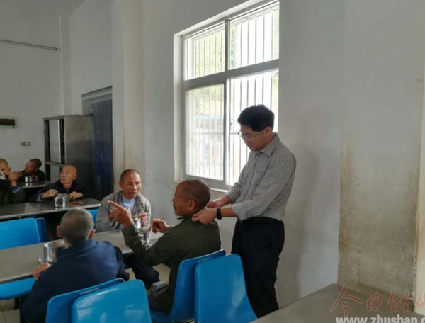 溢水镇：中秋献爱心情暖福利院