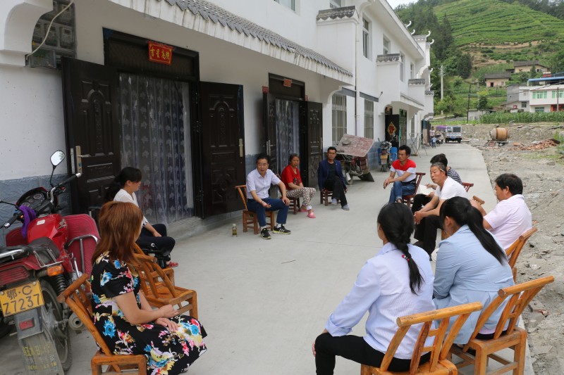 竹坪乡：算好贫困户收支帐 坚定脱贫心