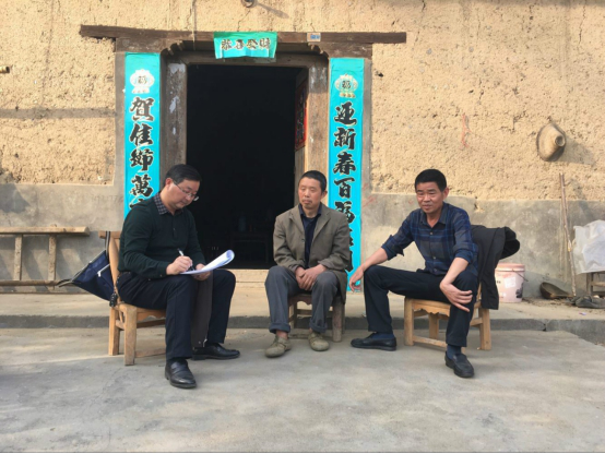 杨乡长情系残疾人