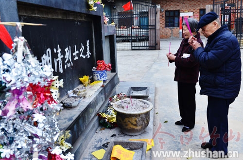 竹山八旬老爹祭英烈69年不辍