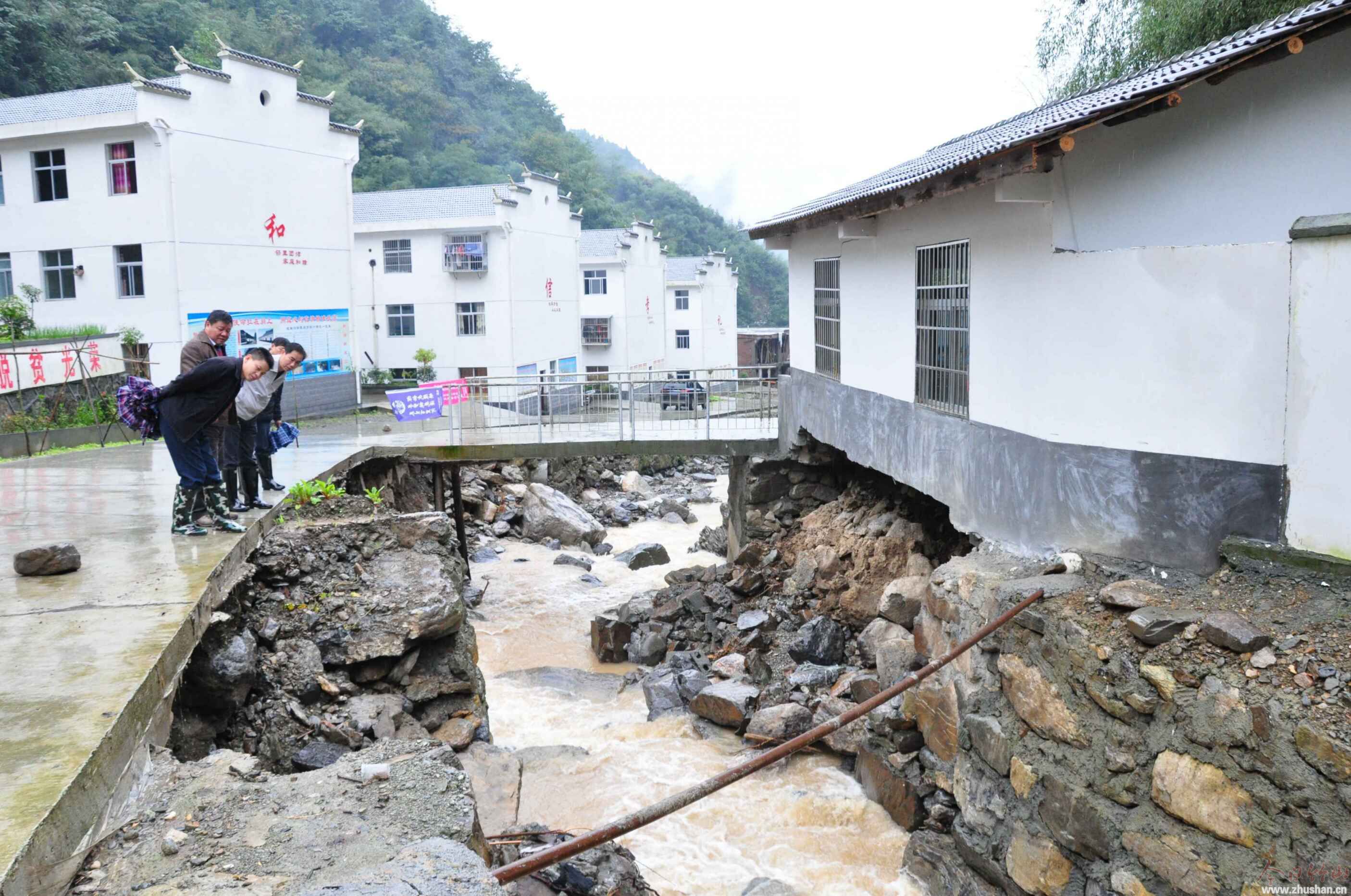 官渡镇：在防汛抗灾一线锤炼党性