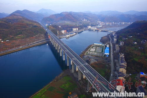 谷竹高速路正式通车运行