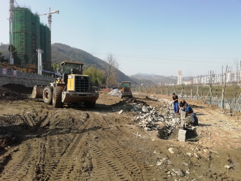 竹山：全面推进南门滨河景观带治理工程