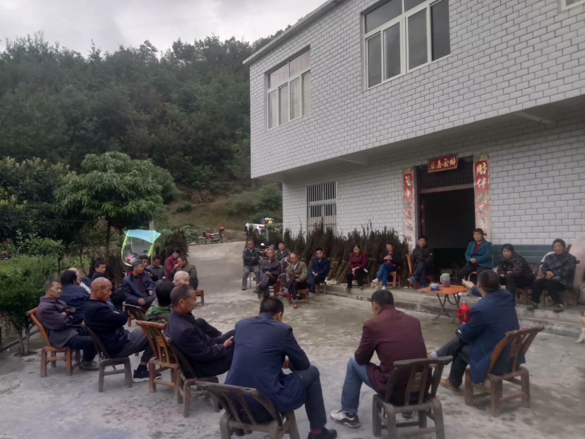 官渡镇小河村：驻村干部勤下村 脱贫出列奔小康