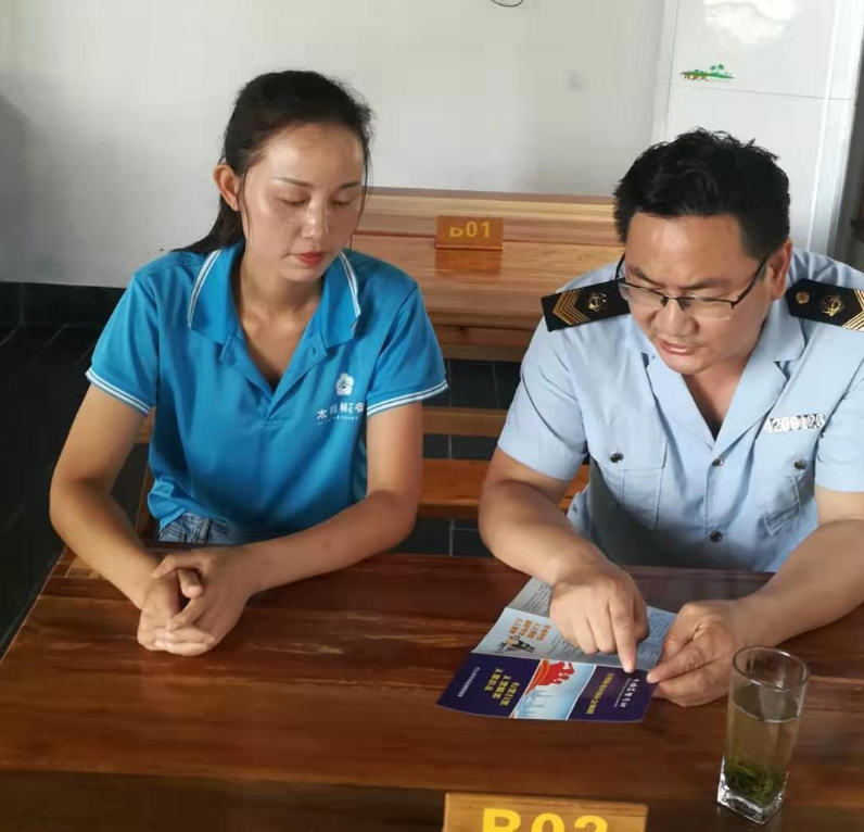 文峰食药监所：开展扫黑除恶专项斗争宣传活动