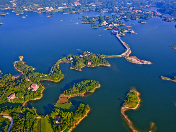 鸟瞰铁山水库晏子成