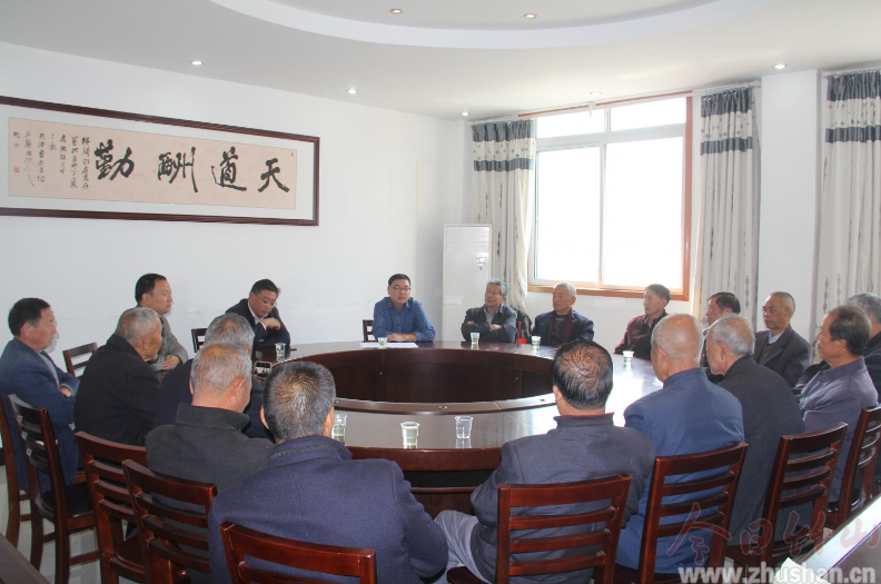 得胜镇：开展重阳节敬老活动