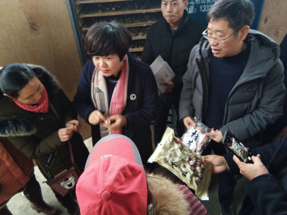 党委书记巧牵线　公司农户结姻缘