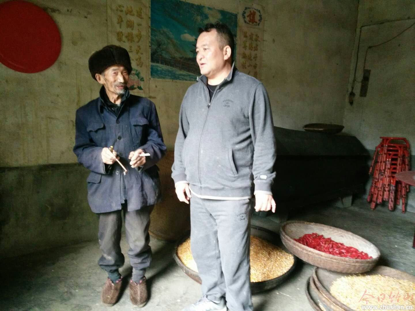 柳林乡：扶贫日在行动