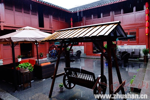 上庸镇三盛庄园开门迎客