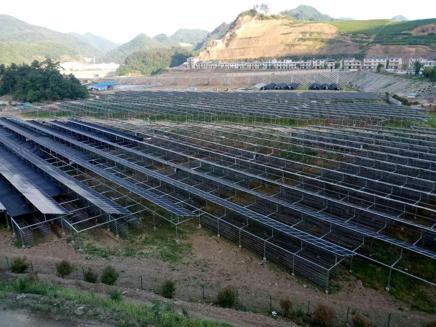 深河乡：光伏电站建设忙，脱贫致富有希望