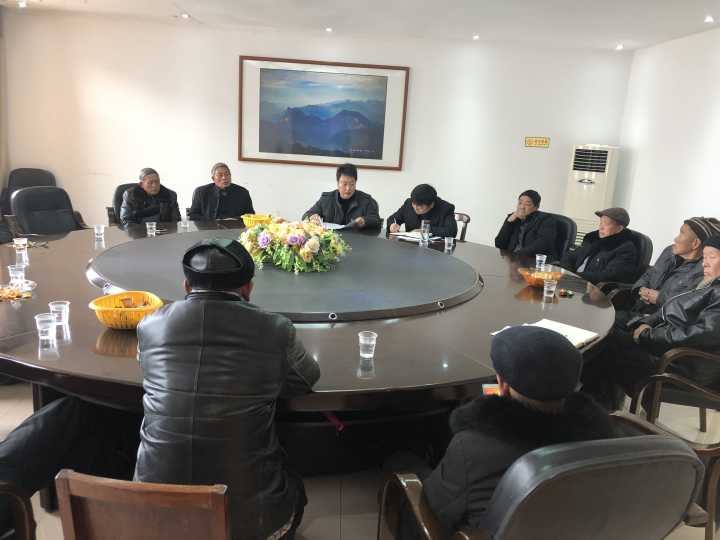 官渡镇召开老干部座谈会