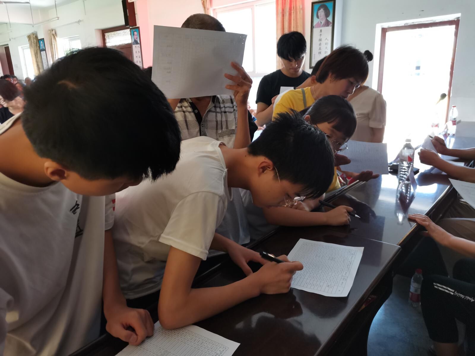 官渡镇：“春雨”助学助力贫困学子圆梦