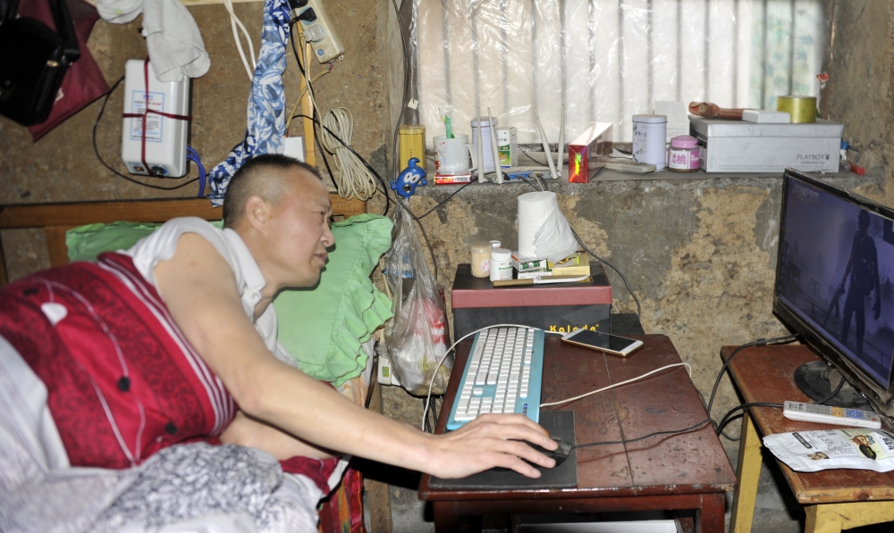 好媳妇华天青为爱坚守15载呵护高位截瘫丈夫