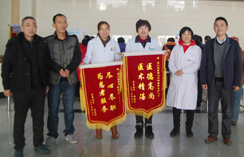 县医院窗口服务得民心