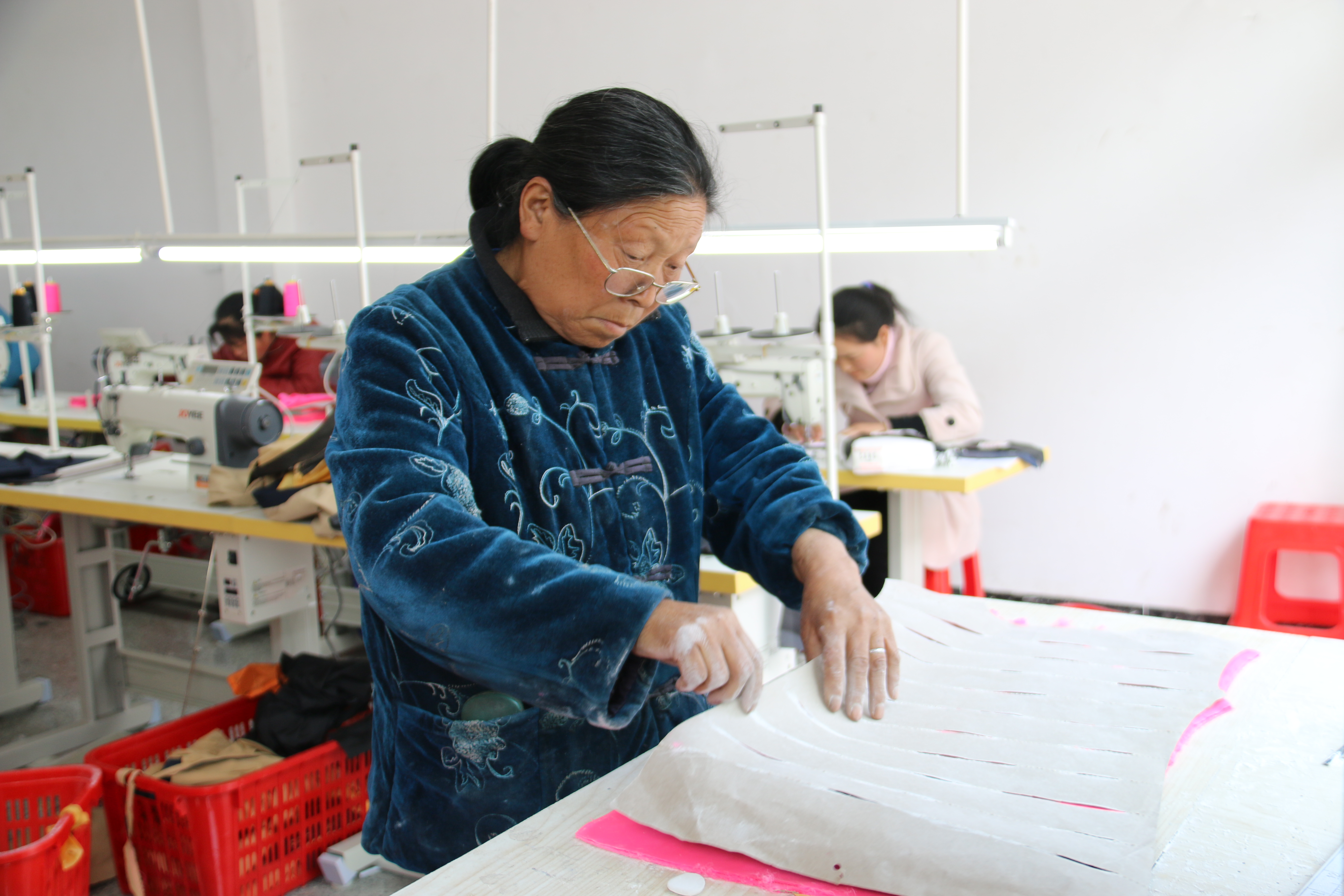 堵河源头脱贫有“坊”