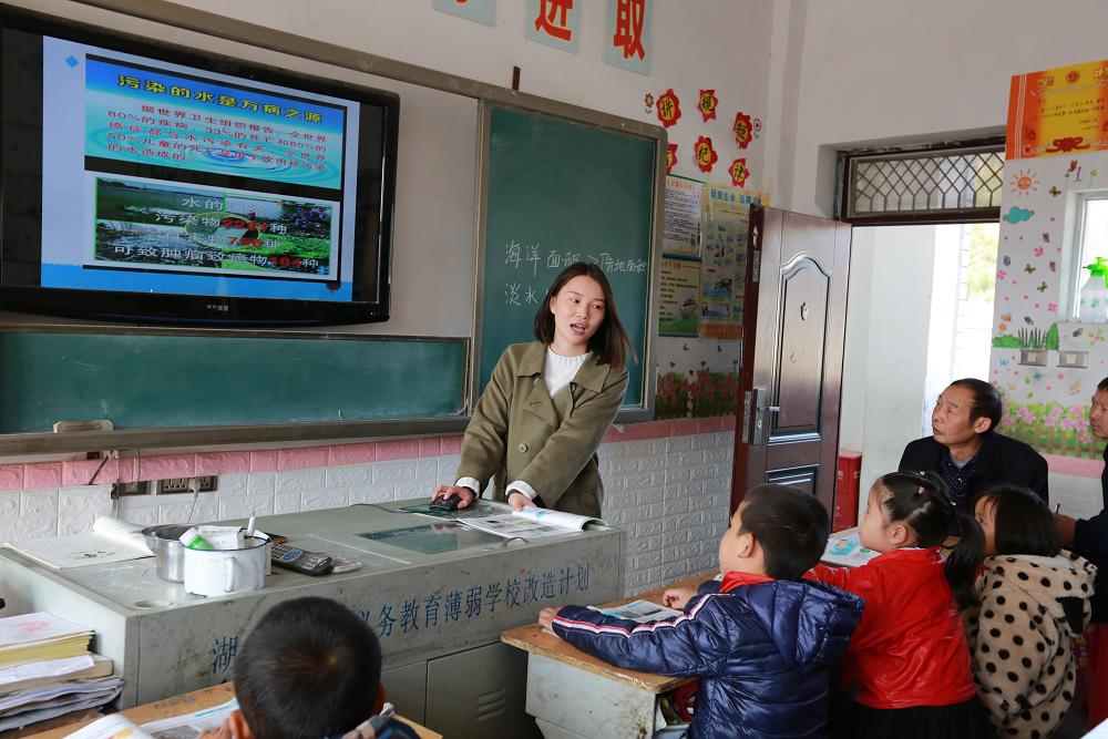 宝丰镇：办好“袖珍小学”助力精准扶贫