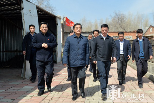 人民日报:对精准扶贫中形式主义露头就打