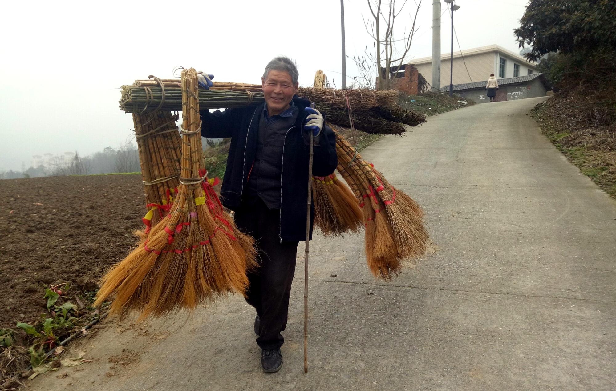 潘口乡：芦苇“变废为宝”