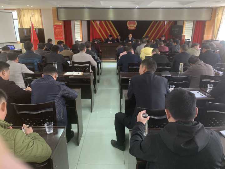 官渡镇召开脱贫攻坚指挥部会