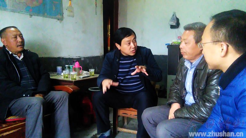 县广电网络公司到董家沟村宣传十九大精神