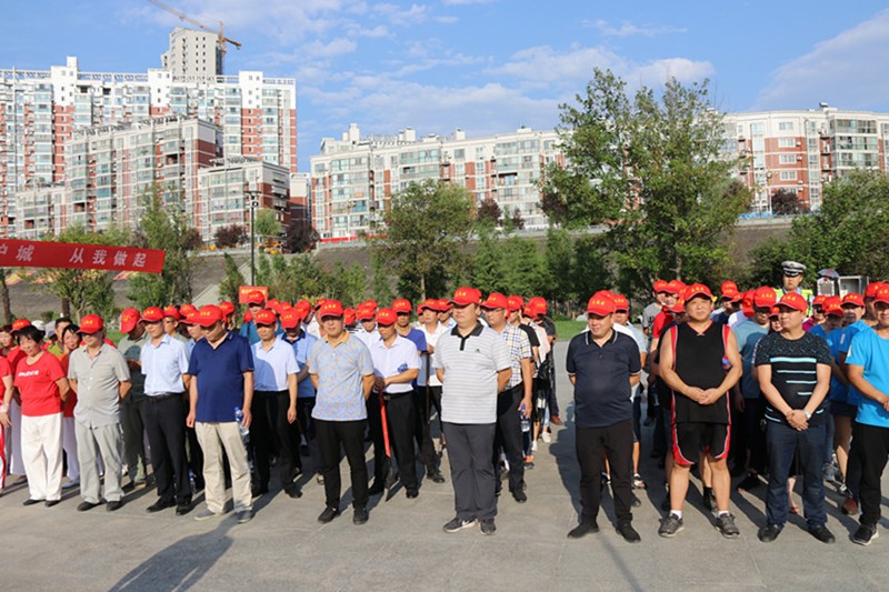 县住建局局长伍盛国说,种下一颗小树,播种一份希望,我们要积极探索