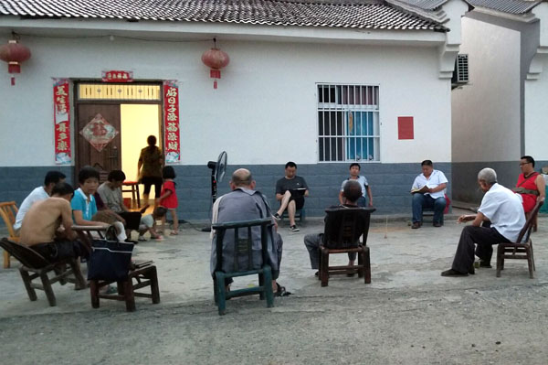 县行政审批局：规范安置点管理营造洁美和谐生活环境