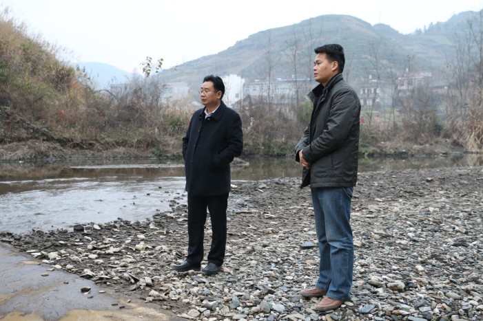 竹坪乡：建好产业路 助力小康梦