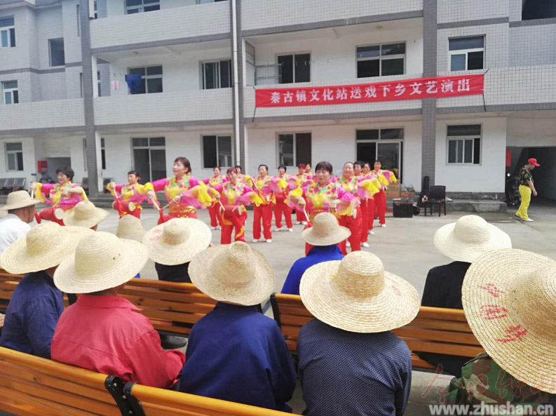 秦古镇：端午将至粽飘香 敬老院里情意浓