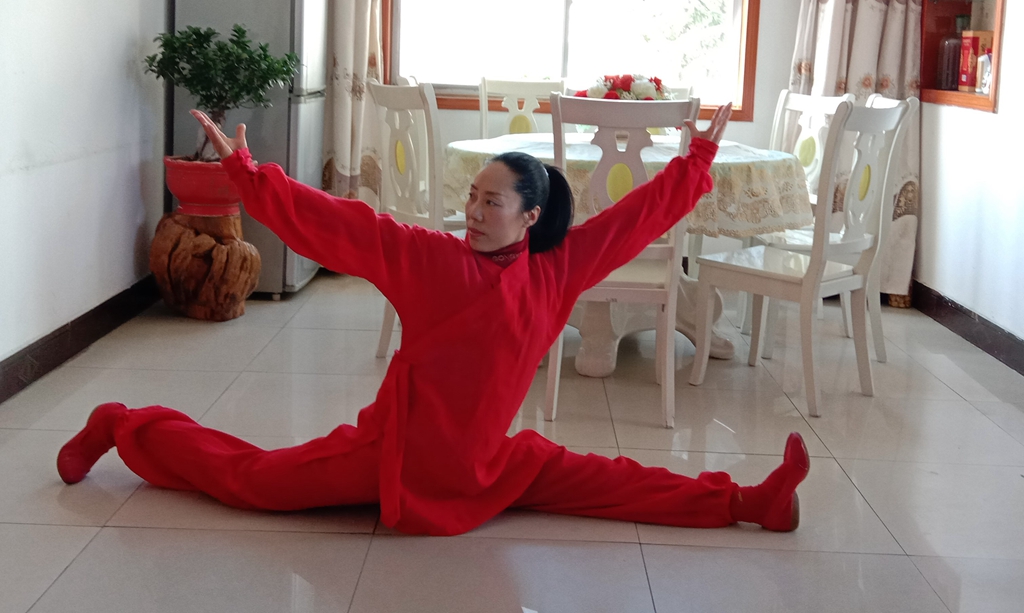 “宅家”练太极，健强体魄抗疫情