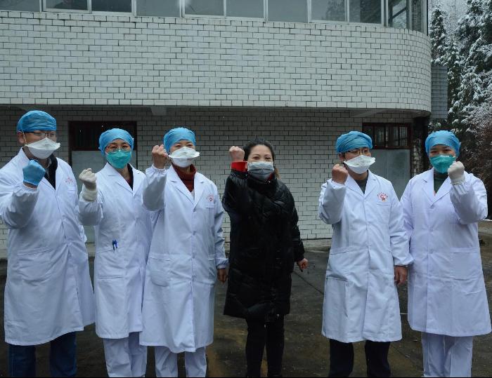 我县第二例治愈患者今日出院