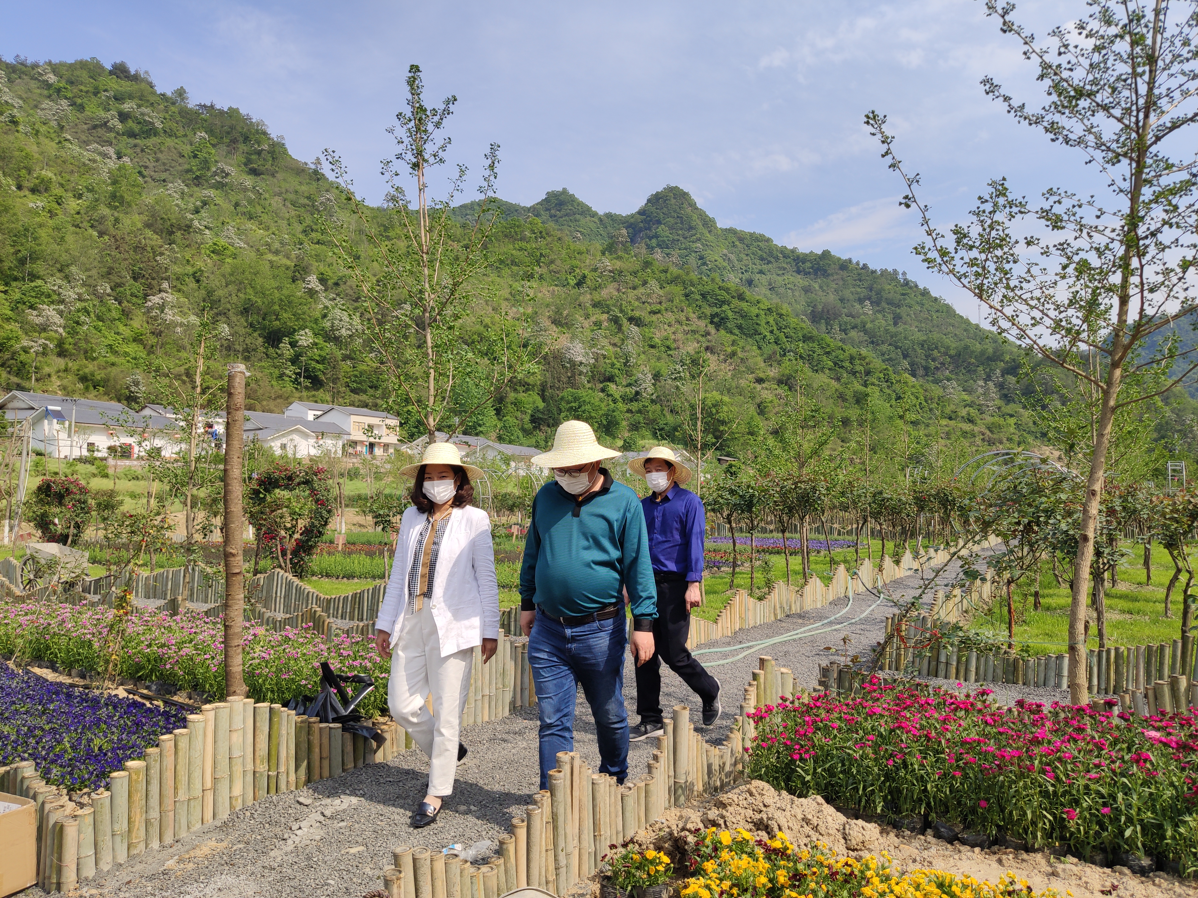 市县文旅执法部门检查我县“小长假”景区安全