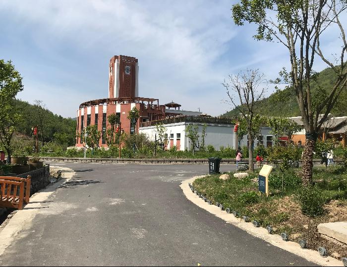 我县考察房县、郧阳区美丽乡村建设