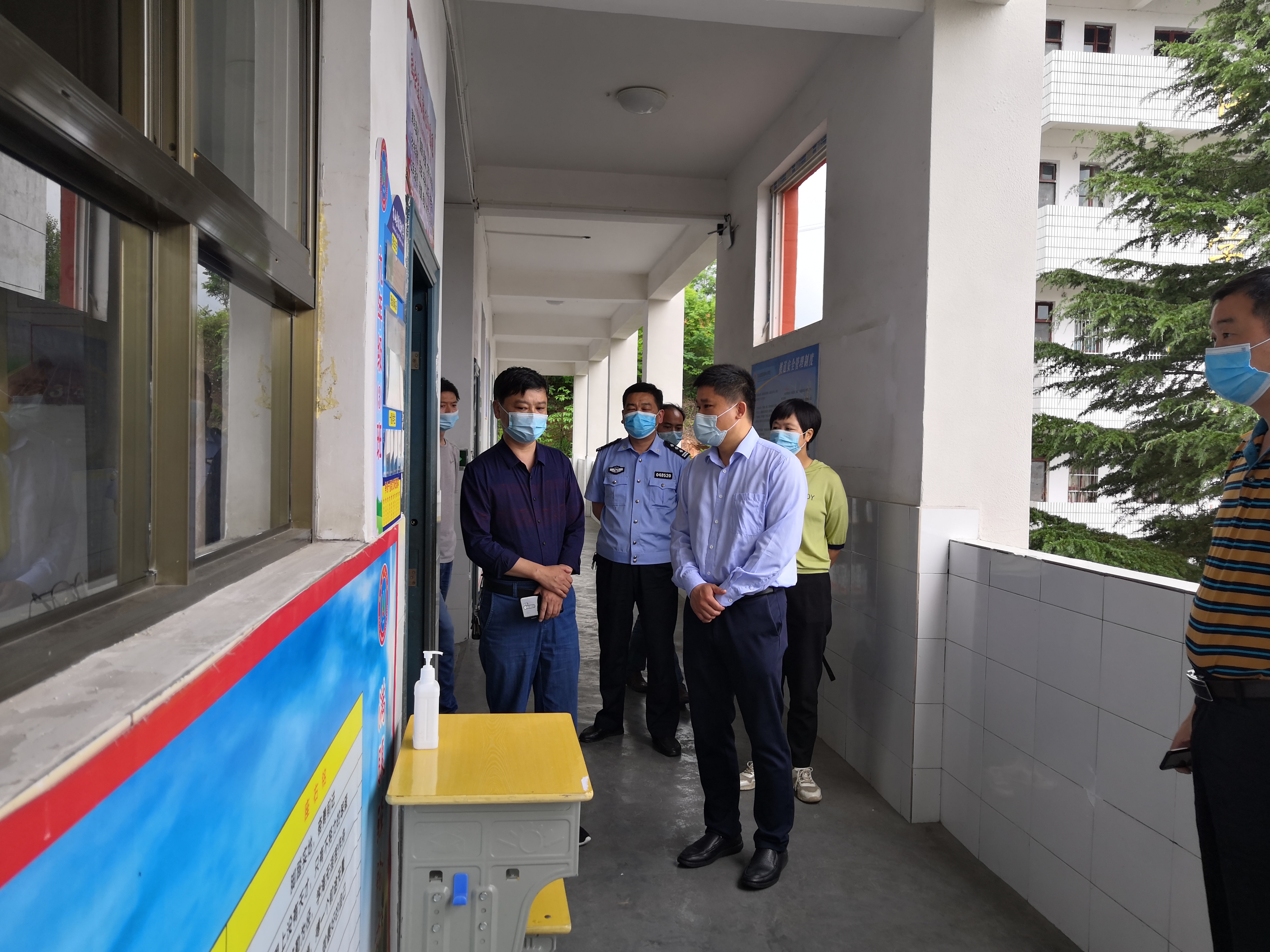 县委副书记马兰起调研擂鼓中学返校复课工作