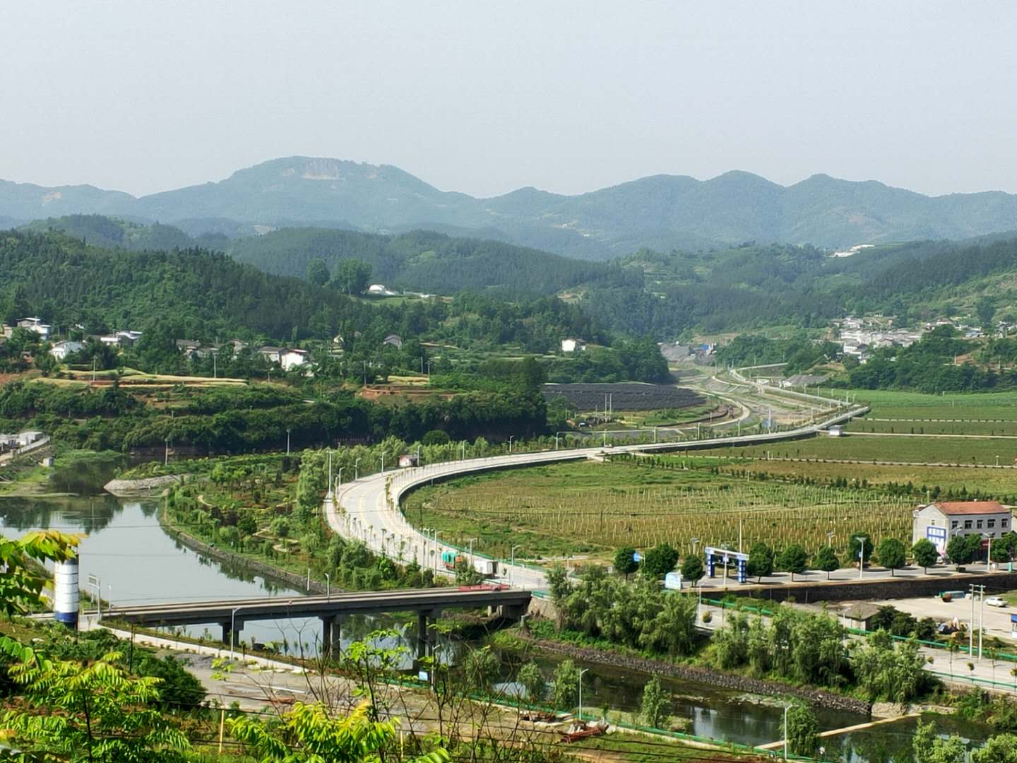 秦古镇太极双河村：富美与共