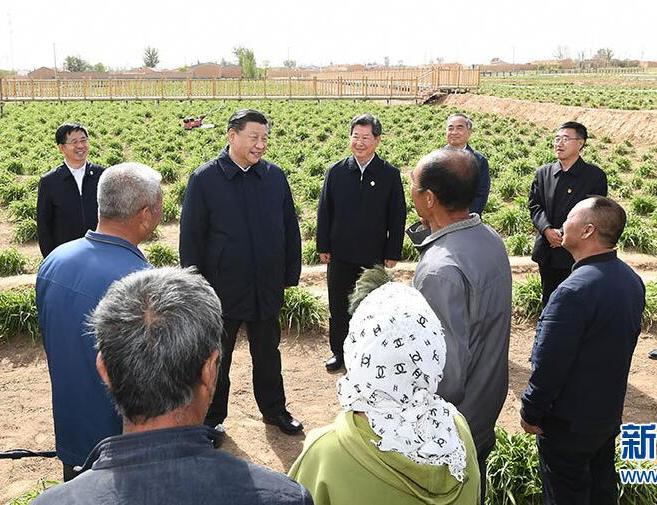 习近平：乘势而上 书写新时代中国特色社会主义新篇章