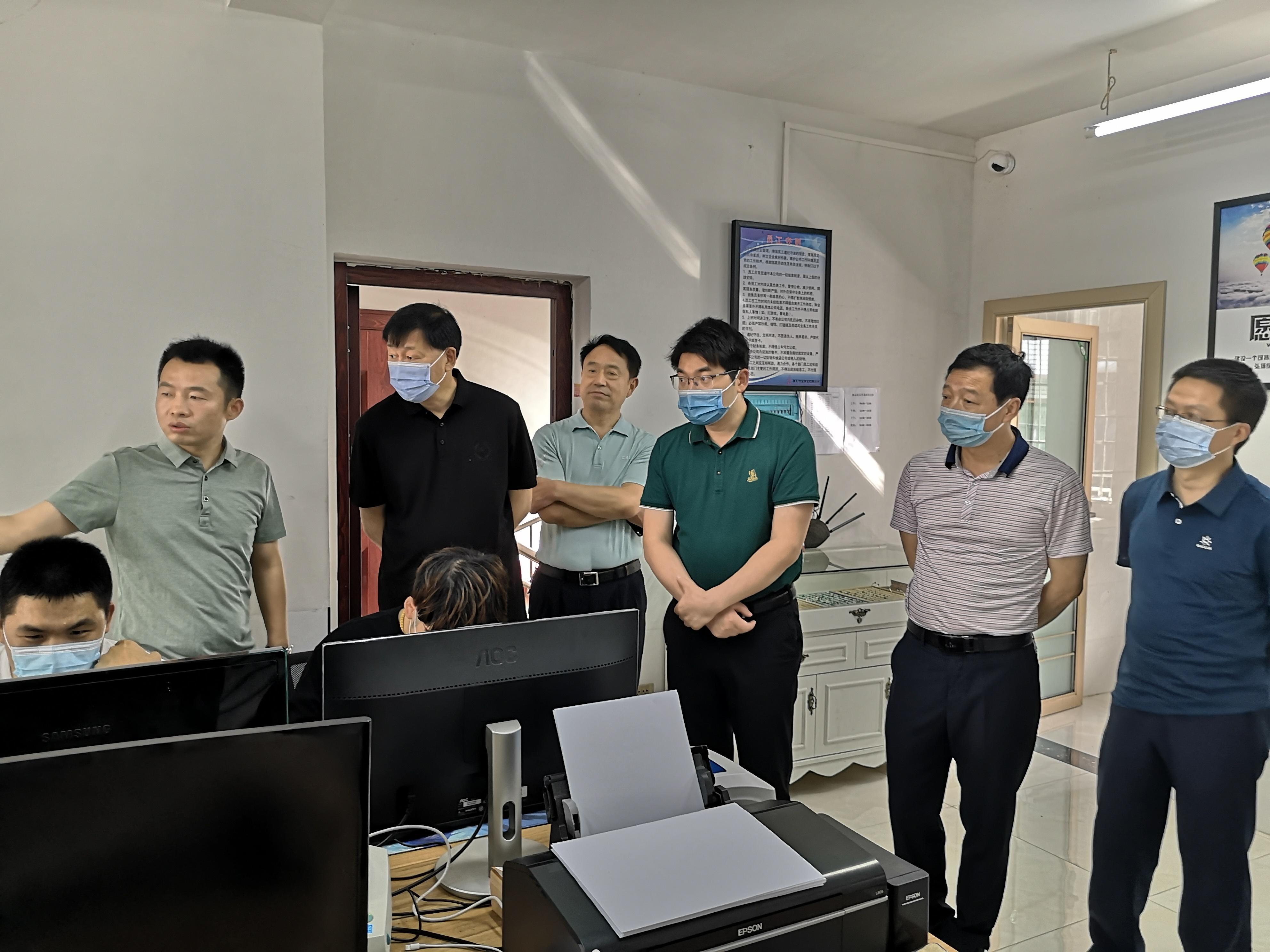 县政协专题调研绿松石产业发展